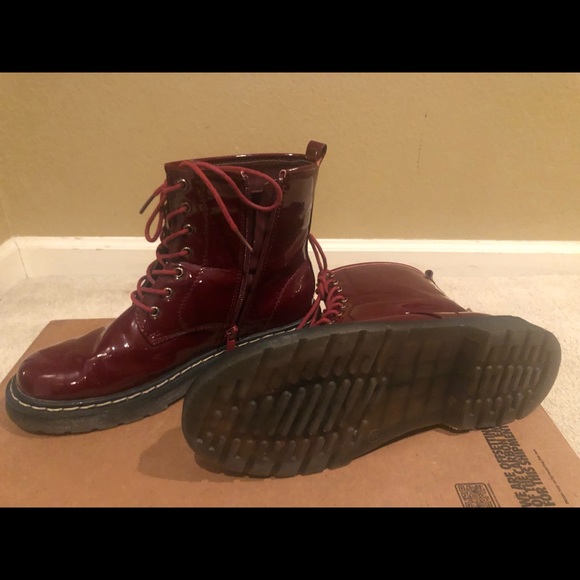 Red Boots - Picture 7 of 7